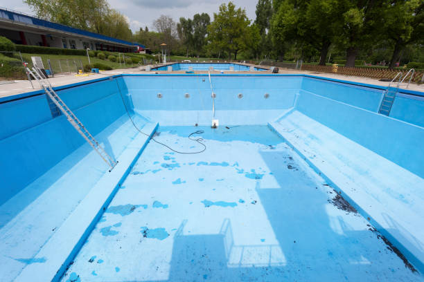 Best Commercial water damage restoration  in Peosta, IA
